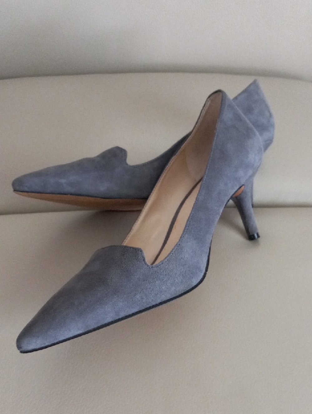 Nine West Gray Suede Pointed Toe Pumps Size 7M